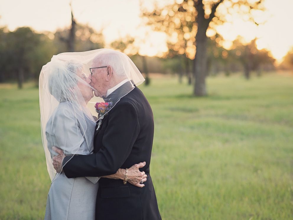 Wedding anniversary photo ideas: how to make it memorable